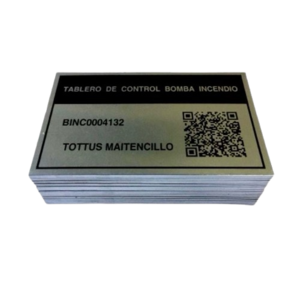 Placa con código QR grabada en bronce